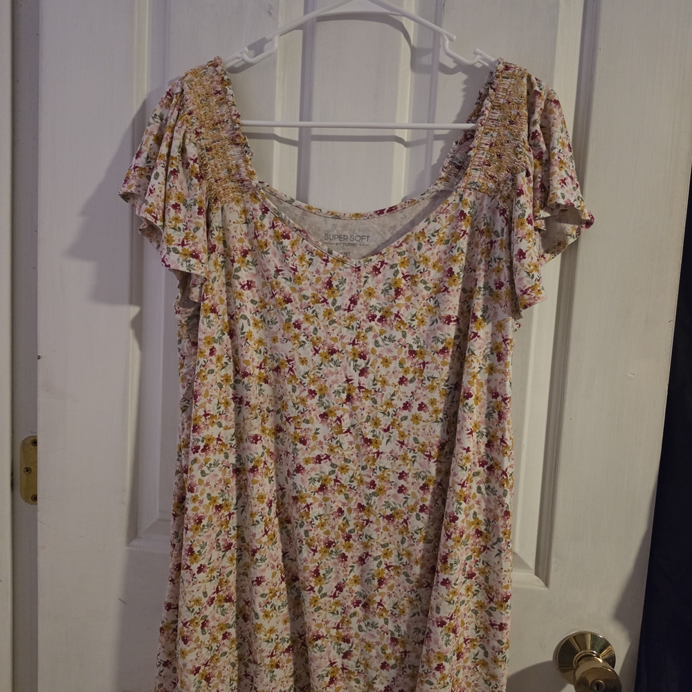 torrid Cream Knit Top with Pale Pink Floral